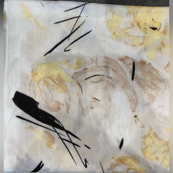 LIKE NEW White House | Black Market lightweight abstract patterned scarf - Picture 2 of 3